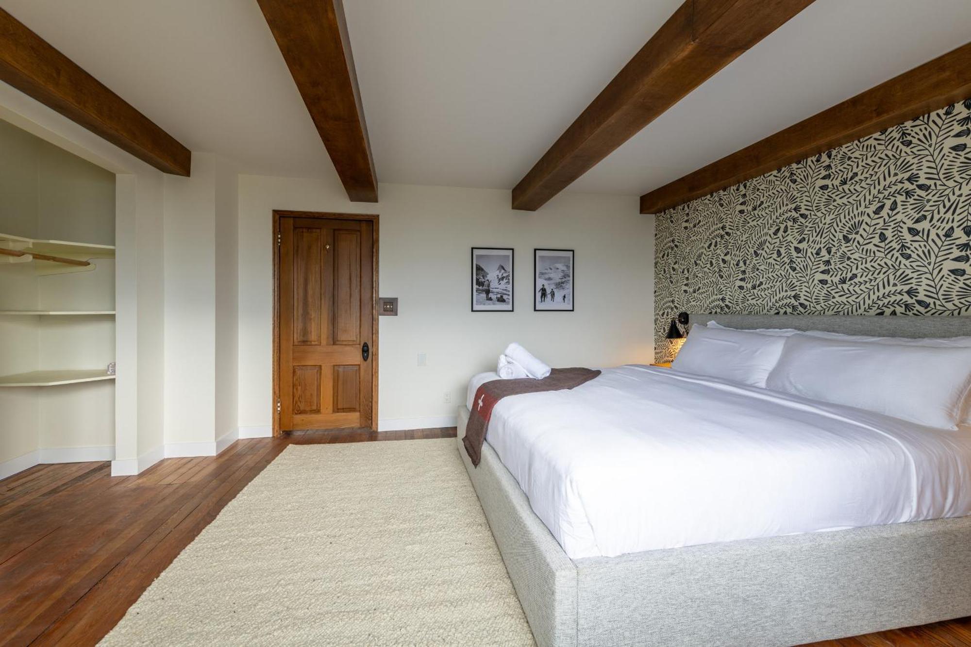 Chalet Heimann - Edelweiss Village โกลเดน ภายนอก รูปภาพ